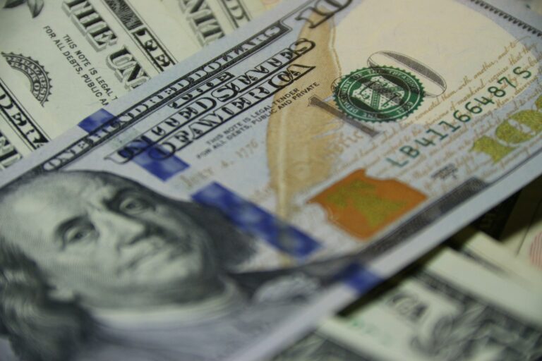 MOney-100s